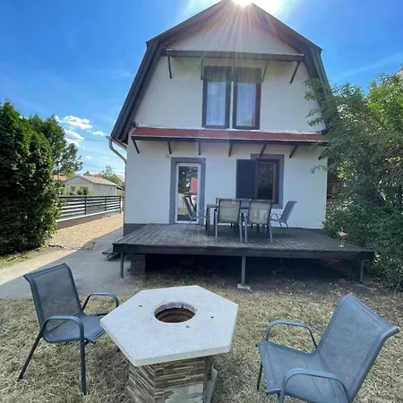 Сasa de vacaciones Corner House Zsóry