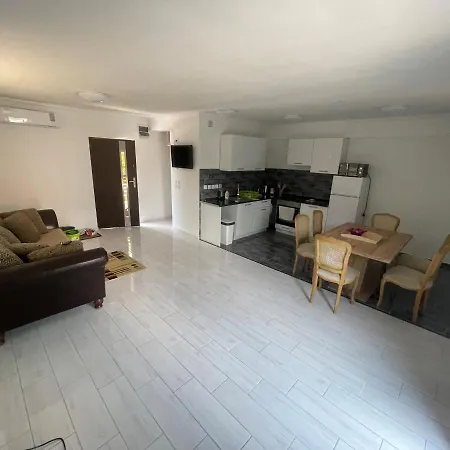 Corner House Zsóry *