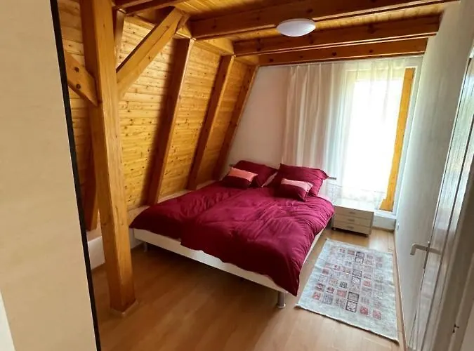 Corner House Zsory Feriehus